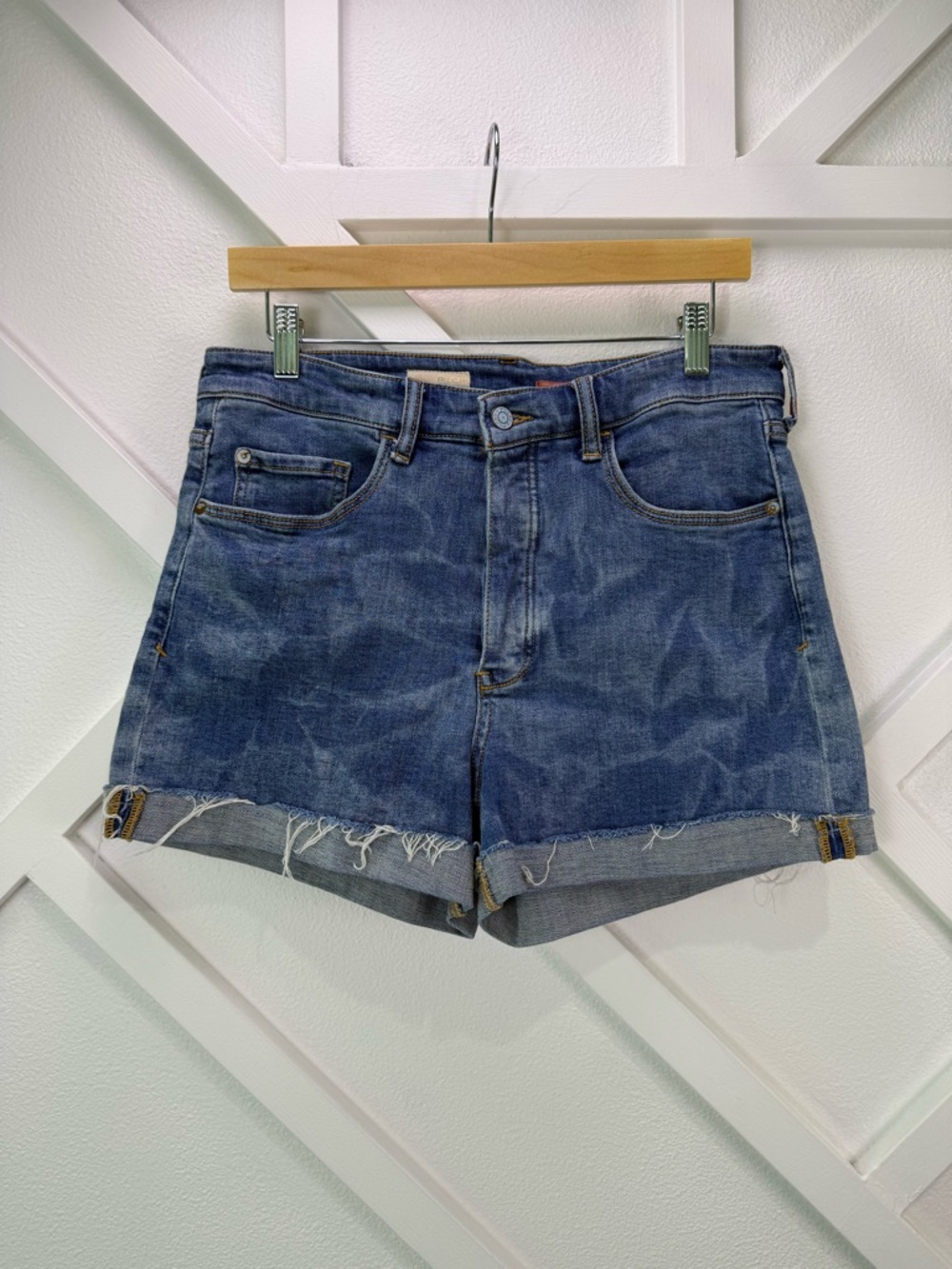 Anthropologie Pilcro Denim Shorts Cuffed Raw Hem Distressed Mid Rise Size 30
